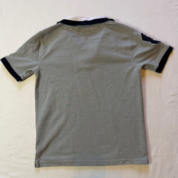 Tommy Hilfiger Kids Gray Polo Short Sleeve Shirt Size S 8/10 Sporty H Chest Logo - Picture 6 of 10